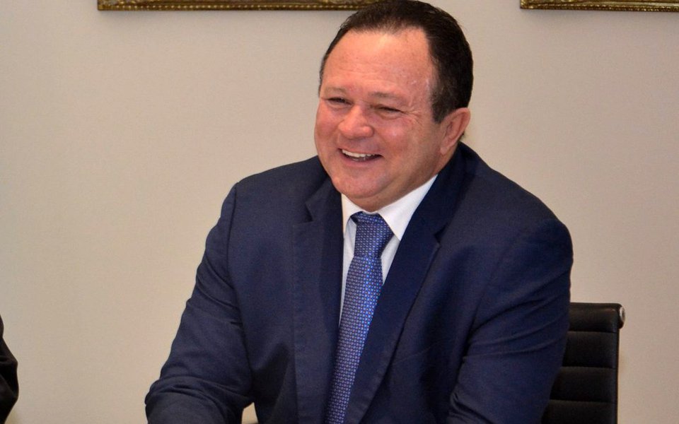 O vice-governador Carlos Brandão está em Pequim, na China, coordenando uma comitiva de maranhense que cumpre agenda de trabalho com setores públicos e empresarias com o objetivo de consolidar novos investimentos no Maranhão; a comitiva maranhense também tem cumprido compromissos que dizem respeito a novos investimentos para os ramos da siderurgia e da refinaria-petroquímica (Foto: Leonardo Lucena) O vice-governador Carlos Brandão está em Pequim, na China, coordenando uma comitiva de maranhense que cumpre agenda de trabalho com setores públicos e empresarias com o objetivo de consolidar novos investimentos no Maranhão; a comitiva maranhense também tem cumprido compromissos que dizem respeito a novos investimentos para os ramos da siderurgia e da refinaria-petroquímica