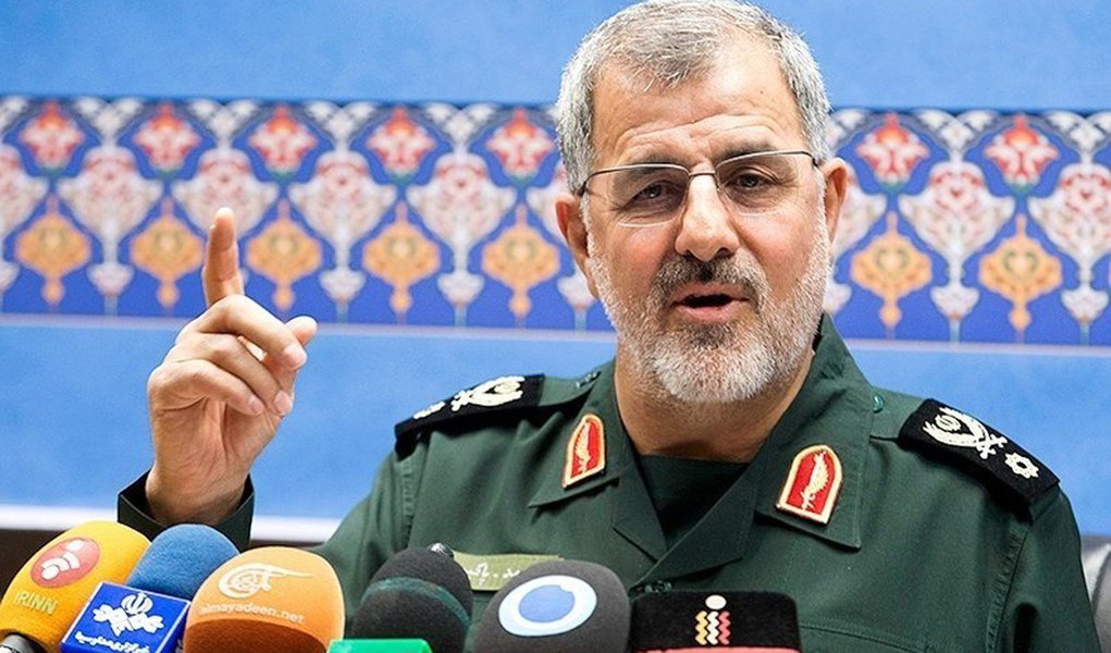 Estados Unidos devem esperar um "forte tapa na cara" caso subestimem as capacidades defensivas do Irã, disse nesta quarta-feira um comandante da elite da Guarda Revolucionária iraniana, à medida que Teerã concluiu exercícios militares; desde que assumiu a Presidência dos EUA no mês passado, Donald Trump prometeu uma postura mais dura contra o Irã, alertando o país após seu teste de míssil balístico em 29 de janeiro e afirmando que todas as opções norte-americanas estavam na mesa (Foto: Aquiles Lins) Estados Unidos devem esperar um "forte tapa na cara" caso subestimem as capacidades defensivas do Irã, disse nesta quarta-feira um comandante da elite da Guarda Revolucionária iraniana, à medida que Teerã concluiu exercícios militares; desde que assumiu a Presidência dos EUA no mês passado, Donald Trump prometeu uma postura mais dura contra o Irã, alertando o país após seu teste de míssil balístico em 29 de janeiro e afirmando que todas as opções norte-americanas estavam na mesa