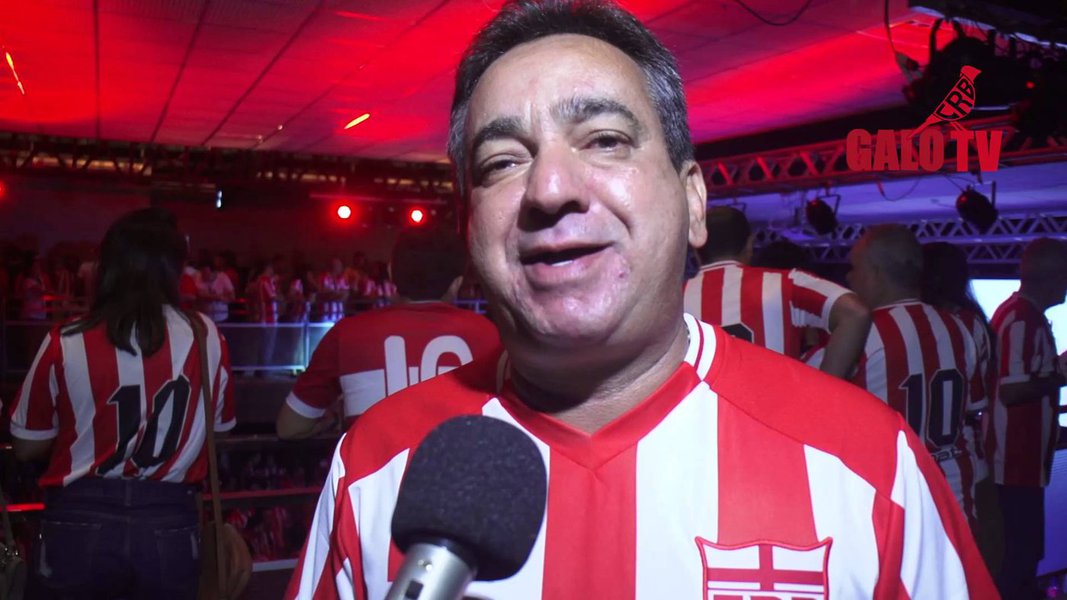 O deputado estadual e presidente do CRB, Marcos Barbosa, prometeu ao elenco do clube alagoano a premiação milionária de R$ 3 milhões se o time subir para a série A do campeonato brasileiro; na rodada da série B deste final de semana o time de Alagoas derrotou o Santa Cruz por 2 a 1, no Arruda, em Recife, e ocupa a sétima colocação com 32 pontos (Foto: Voney Malta) O deputado estadual e presidente do CRB, Marcos Barbosa, prometeu ao elenco do clube alagoano a premiação milionária de R$ 3 milhões se o time subir para a série A do campeonato brasileiro; na rodada da série B deste final de semana o time de Alagoas derrotou o Santa Cruz por 2 a 1, no Arruda, em Recife, e ocupa a sétima colocação com 32 pontos