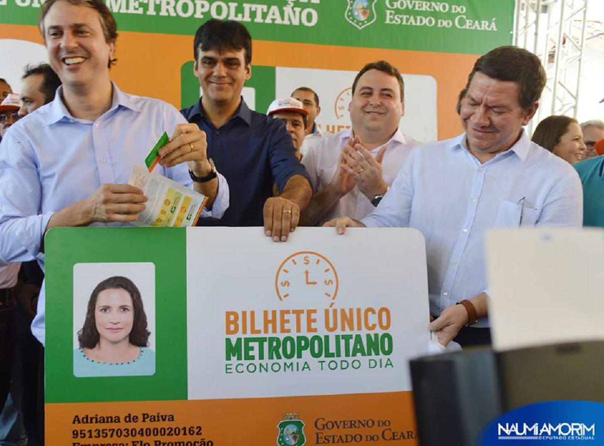 O Bilhete Único Metropolitano já tem 56 mil passageiros cadastrados, de 14 municípios da Região Metropolitana de Fortaleza que já realizaram mais de 3,5 milhões de viagens até março de 2017. O Bilhete Único foi lançado pelo governador Camilo Santana em junho de 2016 (Foto: Fatima 247) O Bilhete Único Metropolitano já tem 56 mil passageiros cadastrados, de 14 municípios da Região Metropolitana de Fortaleza que já realizaram mais de 3,5 milhões de viagens até março de 2017. O Bilhete Único foi lançado pelo governador Camilo Santana em junho de 2016