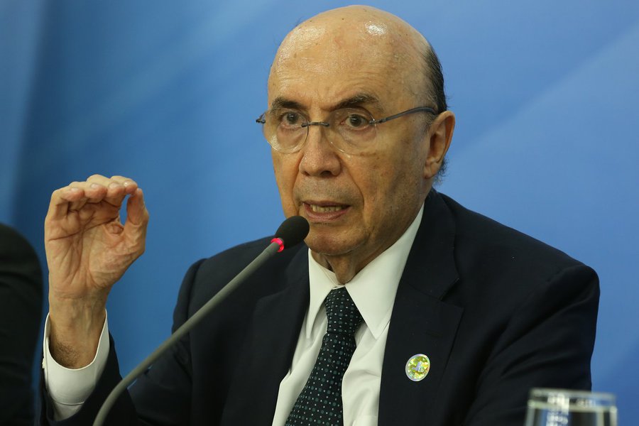 O ministro da Fazenda, Henrique Meirelles, autorizou o Ceará a contratar operação de crédito de R$ 1,150 bilhão junto ao Banco do Brasil. O montante deverá ser usado para amortização da dívida pública estadual, na manutenção do equilíbrio financeiro e na capacidade de investimentos em infraestrutura, social, educação e saúde (Foto: Rodrigo Rocha) O ministro da Fazenda, Henrique Meirelles, autorizou o Ceará a contratar operação de crédito de R$ 1,150 bilhão junto ao Banco do Brasil. O montante deverá ser usado para amortização da dívida pública estadual, na manutenção do equilíbrio financeiro e na capacidade de investimentos em infraestrutura, social, educação e saúde