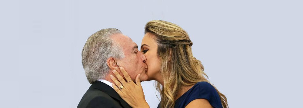 "Michel Temer não é apenas um desastre como presidente da República, não é apenas uma tragédia para o país, não é apenas um político cercado da pior escumalha que a política pode reunir. Michel Temer é um retrocesso civilizatório", diz Fernando Brito, editor do Tijolaço; "Derrubar 'a mulher' foi um retrato da afirmação deste mundo machista e escravocrata. Que tem em Temer o símbolo não apenas de um desastre, mas de um preconceito. E da vitória do passado sobre o presente e o futuro" (Foto: Leonardo Attuch) "Michel Temer não é apenas um desastre como presidente da República, não é apenas uma tragédia para o país, não é apenas um político cercado da pior escumalha que a política pode reunir. Michel Temer é um retrocesso civilizatório", diz Fernando Brito, editor do Tijolaço; "Derrubar 'a mulher' foi um retrato da afirmação deste mundo machista e escravocrata. Que tem em Temer o símbolo não apenas de um desastre, mas de um preconceito. E da vitória do passado sobre o presente e o futuro"