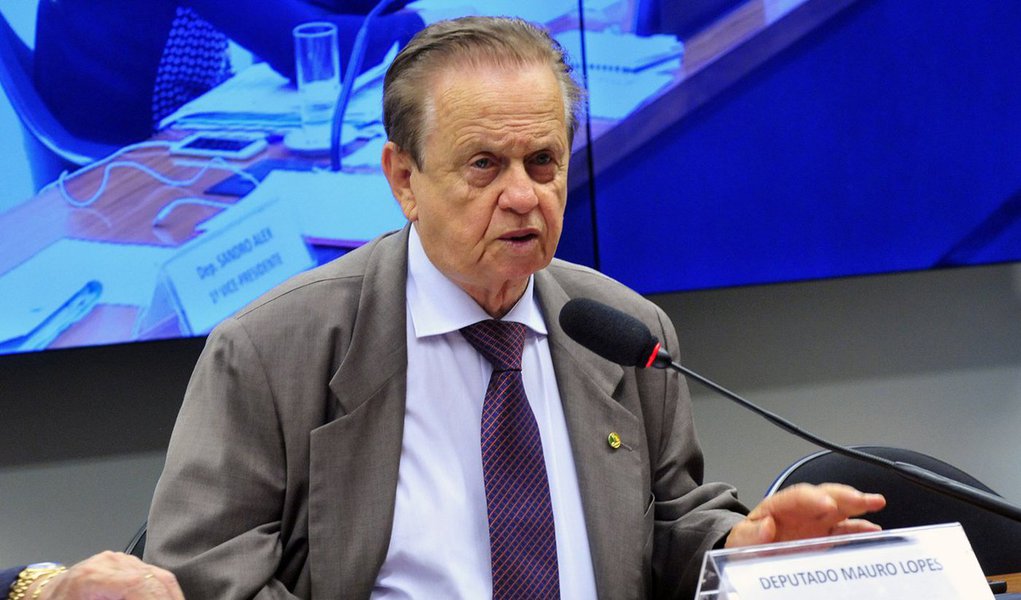 O PMDB de Minas Gerais tenta emplacar o deputado Mauro Lopes (PMDB-MG) como ministro da Secretaria de Governo; seu nome foi levado a Michel Temer na semana passada pelo primeiro vice-presidente da Câmara e coordenador da bancada mineira, Fábio Ramalho (PMDB-MG); (Foto: Giuliana Miranda) O PMDB de Minas Gerais tenta emplacar o deputado Mauro Lopes (PMDB-MG) como ministro da Secretaria de Governo; seu nome foi levado a Michel Temer na semana passada pelo primeiro vice-presidente da Câmara e coordenador da bancada mineira, Fábio Ramalho (PMDB-MG);