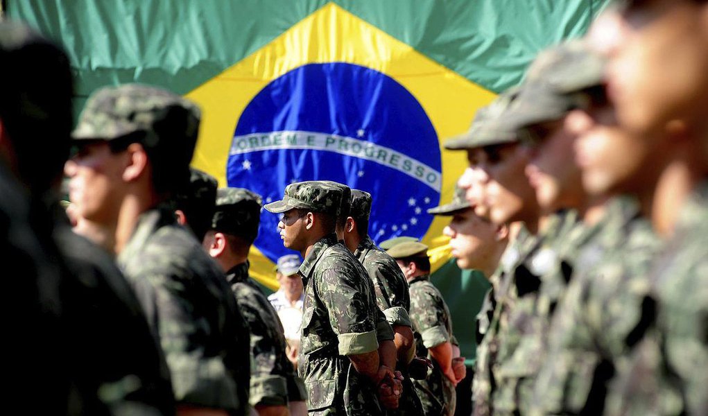 Soberania nacional e dependência científico-tecnológica-industrial são incompatíveis entre si, como incompatíveis são subdesenvolvimento e independência, como é impossível estratégia militar de dissuasão sem Forças Armadas altamente equipadas (Foto: Roberto Amaral) Soberania nacional e dependência científico-tecnológica-industrial são incompatíveis entre si, como incompatíveis são subdesenvolvimento e independência, como é impossível estratégia militar de dissuasão sem Forças Armadas altamente equipadas