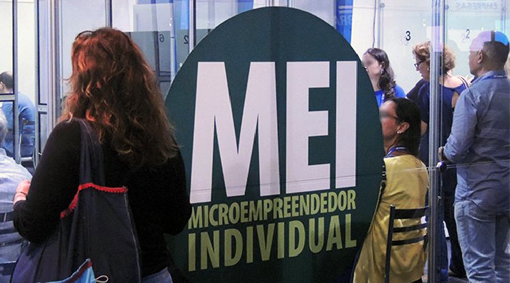 Os Microempreendedores Individuais (MEI) que possuem boletos mensais em aberto, até maio deste ano, poderão parcelar os débitos em até 120 meses a partir do próximo dia 3 de julho; essa é a primeira vez que esse segmento empresarial poderá pagar os impostos devidos em parcelas; cada prestação deve ter valor mínimo de R$ 50; o prazo para aderir ao programa de renegociação das dívidas é de 90 dias (Foto: Leonardo Lucena) Os Microempreendedores Individuais (MEI) que possuem boletos mensais em aberto, até maio deste ano, poderão parcelar os débitos em até 120 meses a partir do próximo dia 3 de julho; essa é a primeira vez que esse segmento empresarial poderá pagar os impostos devidos em parcelas; cada prestação deve ter valor mínimo de R$ 50; o prazo para aderir ao programa de renegociação das dívidas é de 90 dias