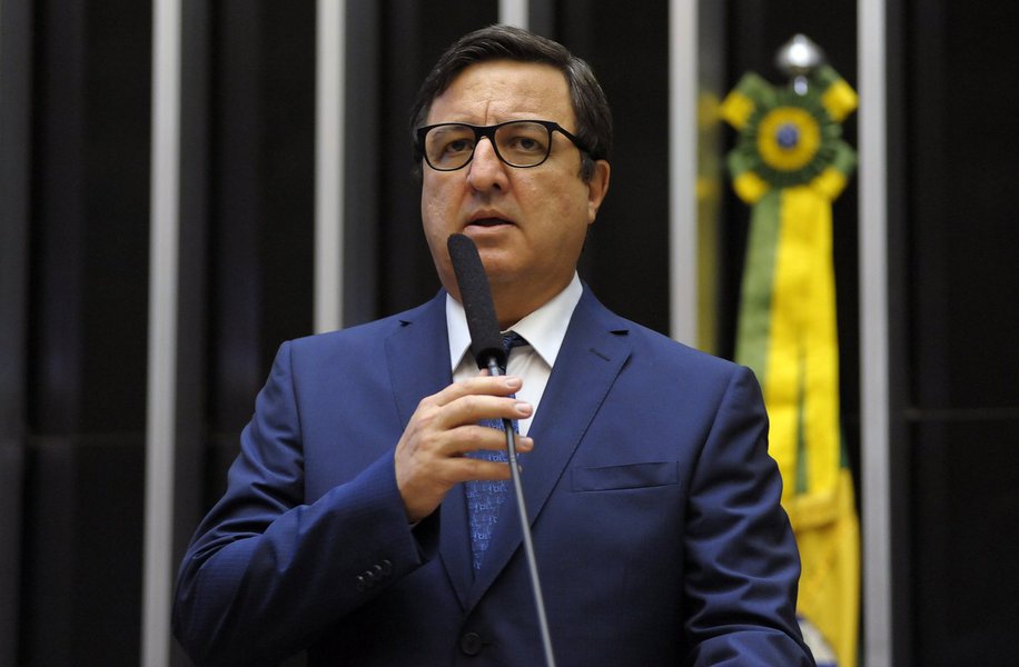 O deputado federal Danilo Forte (PSB) disse nesta sexta-feira (20) que já conversou com o vice-prefeito de Fortaleza, Moroni Torgan (DEM) sobre a mudança e que não pretende presidir a sigla regionalmente. De acordo com o parlamentar, a escolha da legenda se deu pelo “projeto claro de mudanças” que o partido tem “para melhorar a economia brasileira” (Foto: Rodrigo Rocha) O deputado federal Danilo Forte (PSB) disse nesta sexta-feira (20) que já conversou com o vice-prefeito de Fortaleza, Moroni Torgan (DEM) sobre a mudança e que não pretende presidir a sigla regionalmente. De acordo com o parlamentar, a escolha da legenda se deu pelo “projeto claro de mudanças” que o partido tem “para melhorar a economia brasileira”