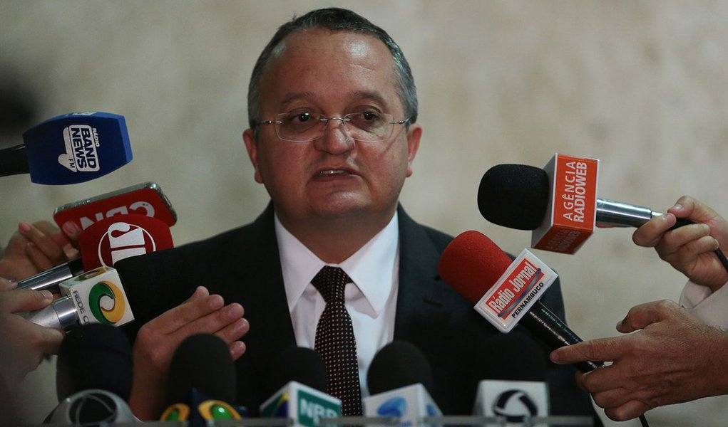 Tem sido rotina no Mato Grosso o envolvimento de ocupantes do palácio Paiaguás, sede do governo, em crimes ou suspeitas de atos ilícitos; o governador Pedro Taques (PSDB), por exemplo, está sendo investigado em duas frentes: ele é suspeito de ter se beneficiado de caixa dois na eleição de 2014 e de ter monitorado rivais através de interceptações telefônicas (Foto: Voney Malta) Tem sido rotina no Mato Grosso o envolvimento de ocupantes do palácio Paiaguás, sede do governo, em crimes ou suspeitas de atos ilícitos; o governador Pedro Taques (PSDB), por exemplo, está sendo investigado em duas frentes: ele é suspeito de ter se beneficiado de caixa dois na eleição de 2014 e de ter monitorado rivais através de interceptações telefônicas