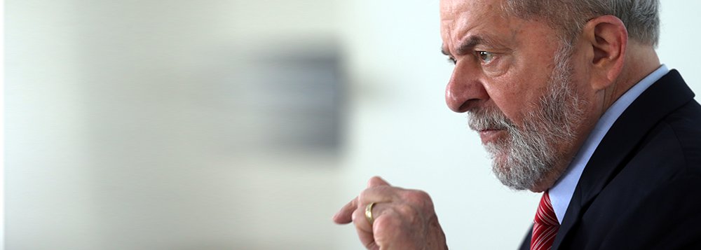O ex-presidente brasileiro Luiz Inácio Lula da Silva concede entrevista à Reuters na cidade de Penedo, no Alagoas 23/08/2017 REUTERS/Paulo Whitaker (Foto: Aquiles Lins) O ex-presidente brasileiro Luiz Inácio Lula da Silva concede entrevista à Reuters na cidade de Penedo, no Alagoas 23/08/2017 REUTERS/Paulo Whitaker