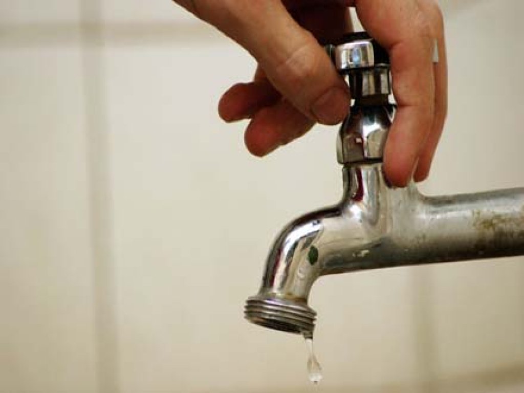 O racionamento de água nas cidades abastecidas pelo reservatório de Santa Maria, no Distrito Federal, vai começar na próxima segunda-feira (27); de acordo com a Caesb, o cronograma será anunciado nos próximos dias; a medida é resultado da limitação na captação de água dos sistemas Descoberto e Santa Maria-Torto, determinada pela Adasa (Foto: Leonardo Lucena) O racionamento de água nas cidades abastecidas pelo reservatório de Santa Maria, no Distrito Federal, vai começar na próxima segunda-feira (27); de acordo com a Caesb, o cronograma será anunciado nos próximos dias; a medida é resultado da limitação na captação de água dos sistemas Descoberto e Santa Maria-Torto, determinada pela Adasa