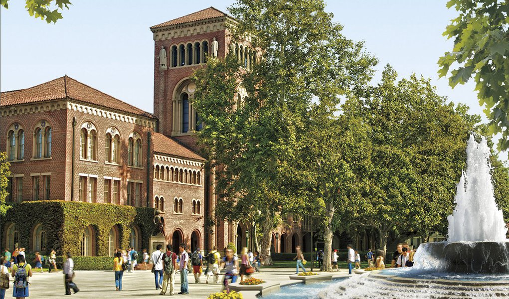 A Marshall School of Business da University of Southern California (USC) está oferecendo três bolsas exclusivas para brasileiros interessados em cursar o seu programa de MBA em negócios internacionais em 2017; considerado um dos 10 melhores dos Estados Unidos na área de negócios internacionais, o International Business Education and Research MBA, ou IBEAR MBA, é um programa acelerado em tempo integral de um ano, criado para profissionais em meio de carreira que estão sendo preparados para assumir altos cargos globais (Foto: Leonardo Lucena) A Marshall School of Business da University of Southern California (USC) está oferecendo três bolsas exclusivas para brasileiros interessados em cursar o seu programa de MBA em negócios internacionais em 2017; considerado um dos 10 melhores dos Estados Unidos na área de negócios internacionais, o International Business Education and Research MBA, ou IBEAR MBA, é um programa acelerado em tempo integral de um ano, criado para profissionais em meio de carreira que estão sendo preparados para assumir altos cargos globais