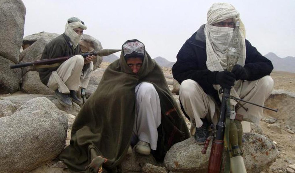 Membros do grupo extremista Taliban invadiram uma base militar no sul do Afeganistão e matou ao menos 43 soldados, segundo o Ministério de Defesa afegão; dos 60 soldados trabalhando na base da província de Kandahar, 43 morreram, 9 ficaram feridos e 6 desapareceram depois que os militantes atacaram a base durante a noite, disse o ministério em comunicado (Foto: Paulo Emílio) Membros do grupo extremista Taliban invadiram uma base militar no sul do Afeganistão e matou ao menos 43 soldados, segundo o Ministério de Defesa afegão; dos 60 soldados trabalhando na base da província de Kandahar, 43 morreram, 9 ficaram feridos e 6 desapareceram depois que os militantes atacaram a base durante a noite, disse o ministério em comunicado