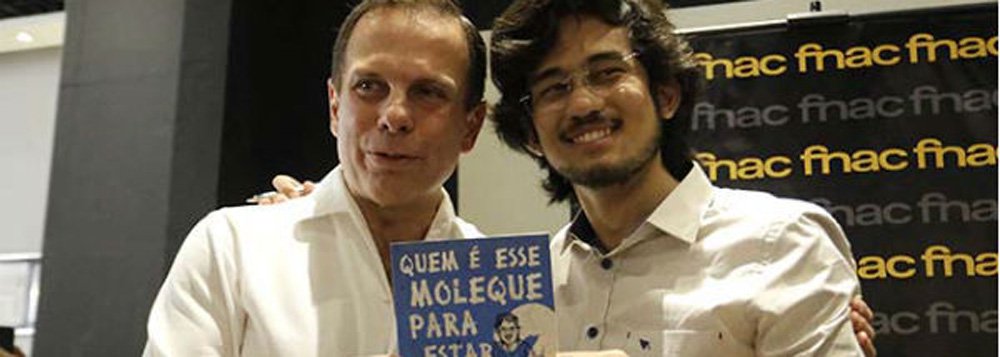 Para o editor do Tijolaço, Fernando Brito, "cada vez mais está ficando evidente que desandou o caldo da candidatura" de João Doria ao Planalto; segundo ele, Doria "não conseguiu tomar um milímetro do terreno do fanatismo direitista onde assentou acampamento o escoteiro Jair Bolsonaro" e no "PSDB, desenhou um perfil de traidor do qual dificilmente se livrará"; "De candidato da elite, o pato de chashmère quebrou a panela da política e ficou só com os paneleiros da histeria. Confundiu inflar-se e ser inflado com crescer", destaca (Foto: Paulo Emílio) Para o editor do Tijolaço, Fernando Brito, "cada vez mais está ficando evidente que desandou o caldo da candidatura" de João Doria ao Planalto; segundo ele, Doria "não conseguiu tomar um milímetro do terreno do fanatismo direitista onde assentou acampamento o escoteiro Jair Bolsonaro" e no "PSDB, desenhou um perfil de traidor do qual dificilmente se livrará"; "De candidato da elite, o pato de chashmère quebrou a panela da política e ficou só com os paneleiros da histeria. Confundiu inflar-se e ser inflado com crescer", destaca