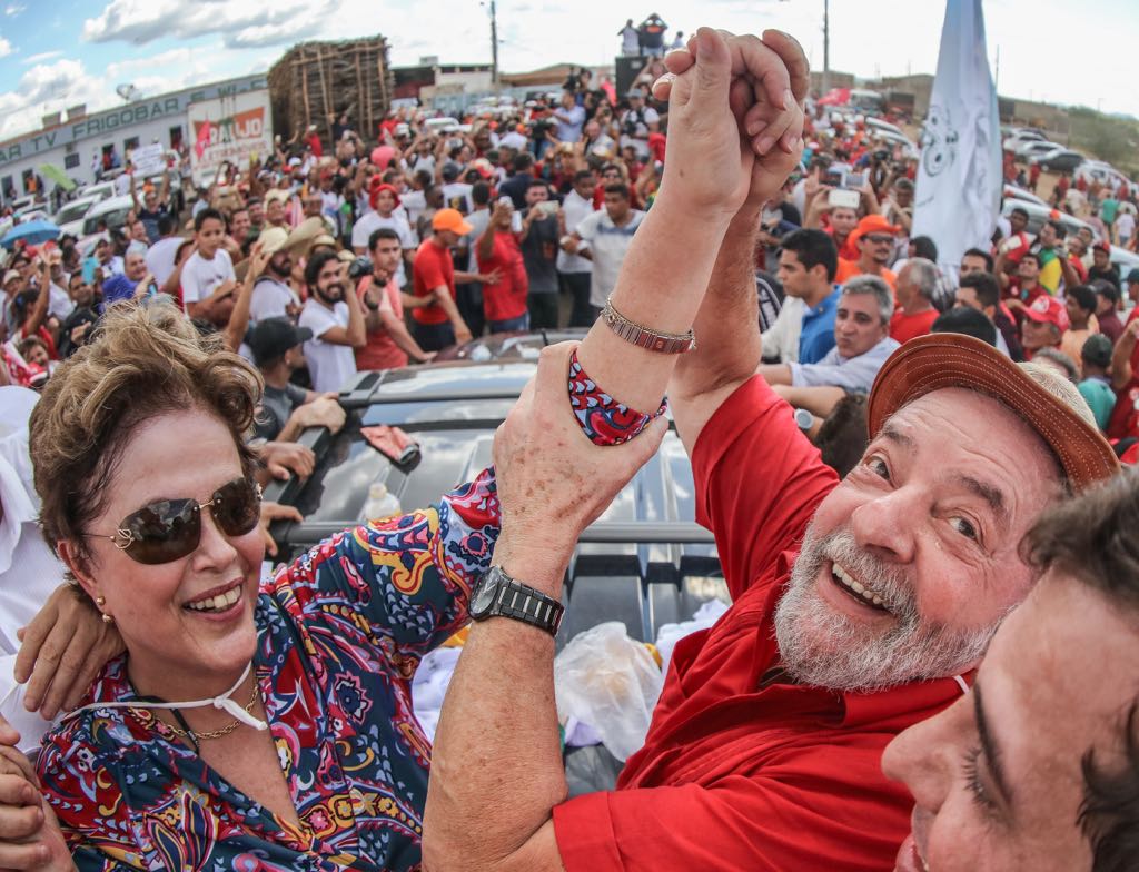 19/03/2017- Monteiro- PB, Brasil- Os ex-presidentes Lula e Dilma Rousseff viajam para Monteiro-PB ao lado do governador Ricardo Coutinho. Foto: Ricardo Stuckert / Instituto Lula (Foto: Eduardo Guimarães) www.brasil247.com - 19/03/2017- Monteiro- PB, Brasil- Os ex-presidentes Lula e Dilma Rousseff viajam para Monteiro-PB ao lado do governador Ricardo Coutinho. Foto: Ricardo Stuckert / Instituto Lula