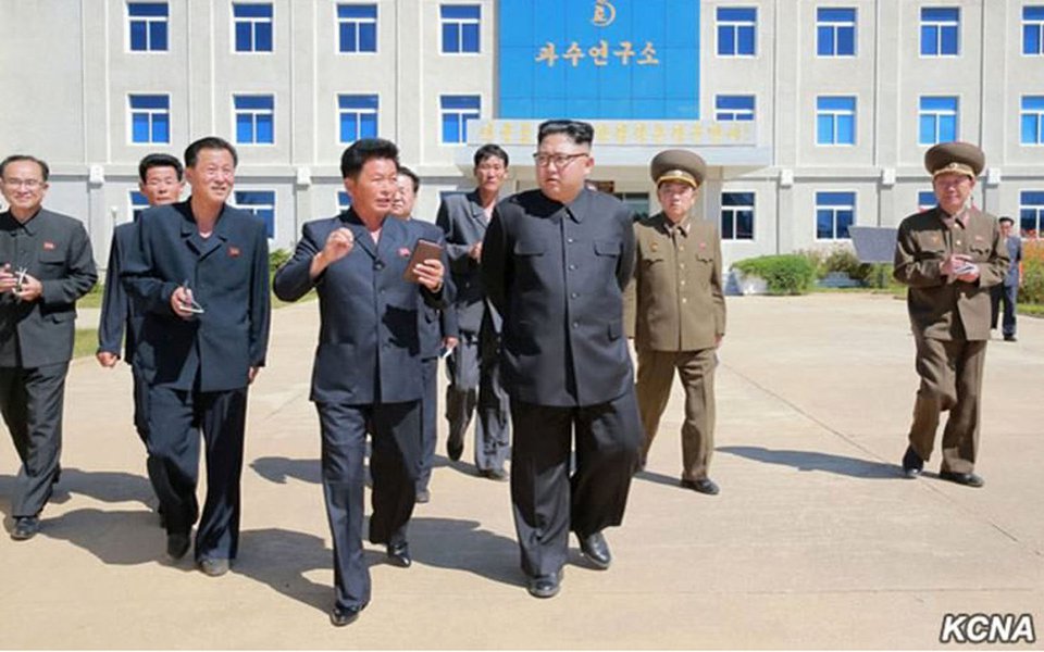 Coreia do Norte disse que pode testar uma bomba de hidrogênio sobre o oceano Pacífico, depois que o presidente dos Estados Unidos, Donald Trump, se comprometeu a destruir o recluso país, e o líder norte-coreano, Kim Jong Un, prometeu fazer com que Trump pague caro por suas ameaças; ministro de Relações Exteriores de Kim, Ri Yong Ho, disse que a Coreia do Norte irá considerar o teste de uma bomba de hidrogênio de escala sem precedentes sobre o oceano Pacífico (Foto: Paulo Emílio) Coreia do Norte disse que pode testar uma bomba de hidrogênio sobre o oceano Pacífico, depois que o presidente dos Estados Unidos, Donald Trump, se comprometeu a destruir o recluso país, e o líder norte-coreano, Kim Jong Un, prometeu fazer com que Trump pague caro por suas ameaças; ministro de Relações Exteriores de Kim, Ri Yong Ho, disse que a Coreia do Norte irá considerar o teste de uma bomba de hidrogênio de escala sem precedentes sobre o oceano Pacífico