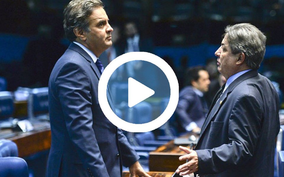 Um novo trecho da gravação de uma conversa entre os senadores Aécio Neves (PSDB-MG) e Zezé Perrella (PSDB-MG) foi divulgado; Aécio telefonou a Perrella no dia 13 de abril para cobrir fidelidade do aliado e reclamar de declarações em uma entrevista; Perrella justificou suas falas com o caso do Helicoca: “Qual a maneira que eu encontrei de rebater essas coisas que eles falam de mim do helicóptero até hoje?”, afirma; e completa, adiante: “Eu não faço nada de errado, eu só trafico droga”; Aécio ri; confira o áudio e a transcrição publicados pelo Jornalistas Livres (Foto: Giuliana Miranda) Um novo trecho da gravação de uma conversa entre os senadores Aécio Neves (PSDB-MG) e Zezé Perrella (PSDB-MG) foi divulgado; Aécio telefonou a Perrella no dia 13 de abril para cobrir fidelidade do aliado e reclamar de declarações em uma entrevista; Perrella justificou suas falas com o caso do Helicoca: “Qual a maneira que eu encontrei de rebater essas coisas que eles falam de mim do helicóptero até hoje?”, afirma; e completa, adiante: “Eu não faço nada de errado, eu só trafico droga”; Aécio ri; confira o áudio e a transcrição publicados pelo Jornalistas Livres