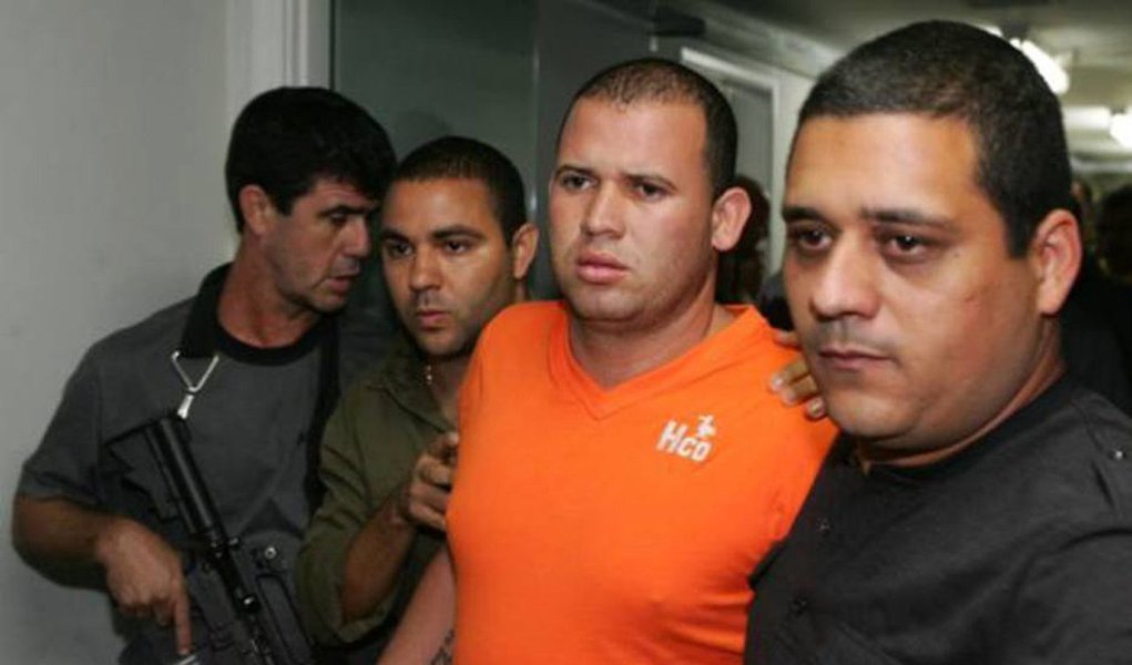 O ministro do STF Marco Aurélio negou o pedido de liberdade provisória a Luiz Henrique Ferreira Romão, o Macarrão, condenado a 15 anos de prisão pela morte de Eliza Samudio e sequestro de seu filho, Bruninho; no dia 24 de fevereiro, a defesa havia entrado com um pedido de extensão do benefício concedido ao ex-goleiro Bruno, mas desistiu porque, segundo o advogado Wasley Cesar de Vasconcelos, ele não havia percebido que a condenação do seu cliente já havia sido confirmada em segunda instância (Foto: Leonardo Lucena) O ministro do STF Marco Aurélio negou o pedido de liberdade provisória a Luiz Henrique Ferreira Romão, o Macarrão, condenado a 15 anos de prisão pela morte de Eliza Samudio e sequestro de seu filho, Bruninho; no dia 24 de fevereiro, a defesa havia entrado com um pedido de extensão do benefício concedido ao ex-goleiro Bruno, mas desistiu porque, segundo o advogado Wasley Cesar de Vasconcelos, ele não havia percebido que a condenação do seu cliente já havia sido confirmada em segunda instância