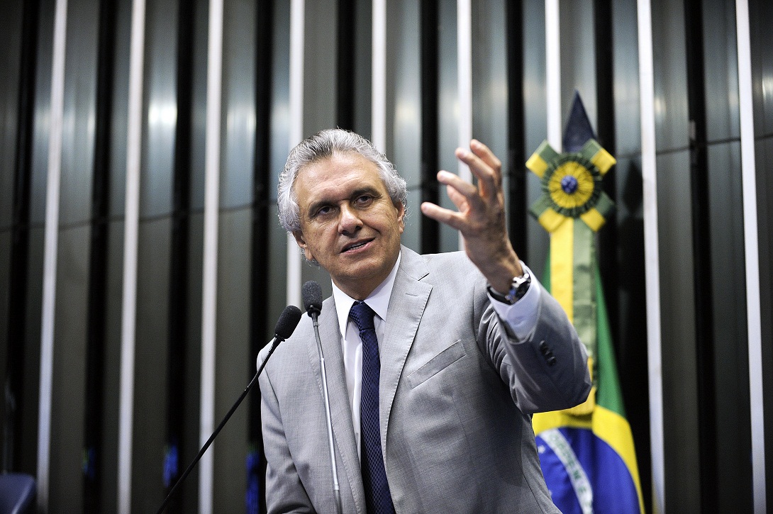 Plenário do Senado durante sessão deliberativa extraordinária.
Em discurso, senador Ronaldo Caiado (DEM-GO).
Foto: Marcos Oliveira/Agência Senado (Foto: José Barbacena) Plenário do Senado durante sessão deliberativa extraordinária.
Em discurso, senador Ronaldo Caiado (DEM-GO).
Foto: Marcos Oliveira/Agência Senado