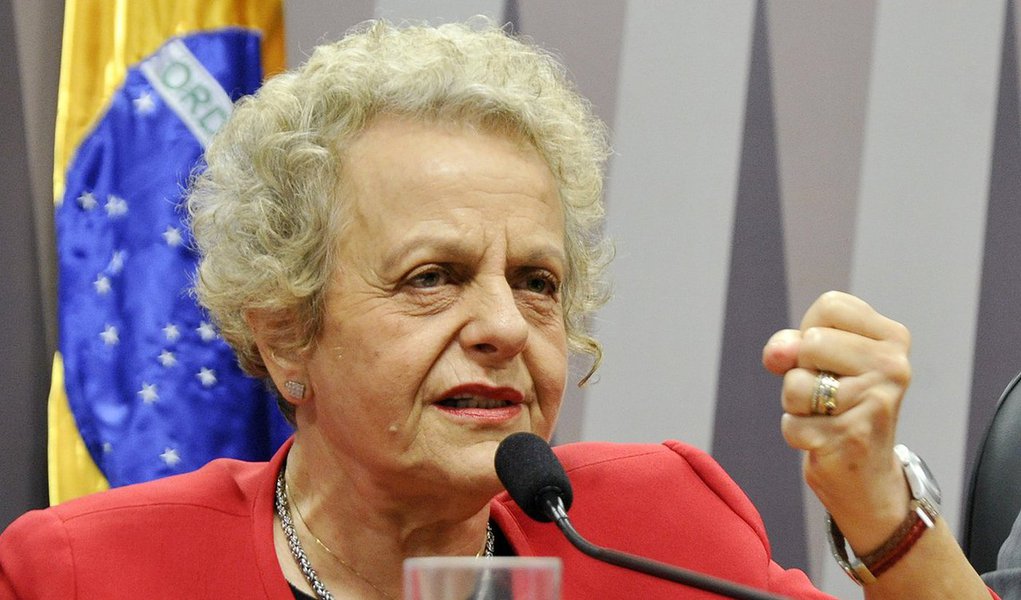 "A minha condenação não é só minha, é de todas as mulheres brasileiras e de todo o governo Lula e Dilma, que implementou as mais ousadas e avançadas políticas de combate à violência contra as mulheres", afirma a ex-ministra de Políticas para Mulheres no governo Dilma Rousseff, Eleonora Menicucci, em entrevista ao Seu Jornal, da TVT; "É um absurdo que uma pessoa que fez apologia ao estupro fosse ao ministro da Educação sugerir políticas para a nossa juventude", contesta; Menicucci foi condenada a pagar R$ 10 mil por indenização moral; recurso conta a decisão da Justiça será julgado na próxima semana (Foto: Aquiles Lins) "A minha condenação não é só minha, é de todas as mulheres brasileiras e de todo o governo Lula e Dilma, que implementou as mais ousadas e avançadas políticas de combate à violência contra as mulheres", afirma a ex-ministra de Políticas para Mulheres no governo Dilma Rousseff, Eleonora Menicucci, em entrevista ao Seu Jornal, da TVT; "É um absurdo que uma pessoa que fez apologia ao estupro fosse ao ministro da Educação sugerir políticas para a nossa juventude", contesta; Menicucci foi condenada a pagar R$ 10 mil por indenização moral; recurso conta a decisão da Justiça será julgado na próxima semana