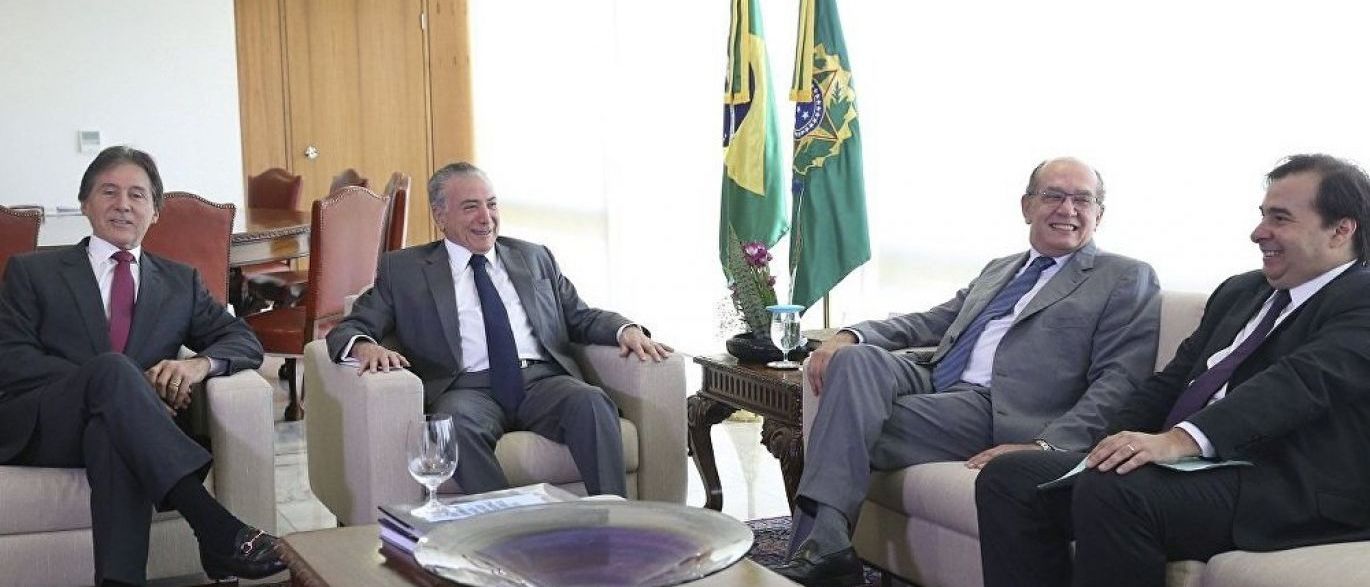 A questão crucial da crise brasileira não encontrará saída no remendo eleitoral que a imprensa chama de "reforma política", na verdade um conjunto de casuísmos cujo objetivo é assegurar que nada mude, ou seja, que os de cima permaneçam mandando contra os interesses dos de baixo (Foto: Roberto Amaral) A questão crucial da crise brasileira não encontrará saída no remendo eleitoral que a imprensa chama de "reforma política", na verdade um conjunto de casuísmos cujo objetivo é assegurar que nada mude, ou seja, que os de cima permaneçam mandando contra os interesses dos de baixo