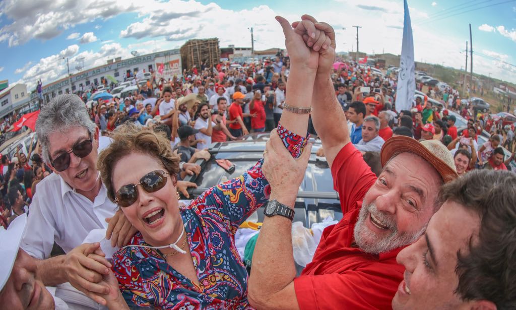 19/03/2017- Monteiro- PB, Brasil- Os ex-presidentes Lula e Dilma Rousseff viajam para Monteiro-PB ao lado do governador Ricardo Coutinho. Foto: Ricardo Stuckert / Instituto Lula (Foto: Gleisi Hoffmann) 19/03/2017- Monteiro- PB, Brasil- Os ex-presidentes Lula e Dilma Rousseff viajam para Monteiro-PB ao lado do governador Ricardo Coutinho. Foto: Ricardo Stuckert / Instituto Lula