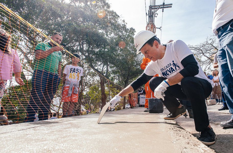 Estadão fez um editorial passivo-agressivo dedicado ao ex-prefeito de São Paulo em exercício João Doria; além de puxar as orelhas da figura, sugerindo que se preocupe mais com o cargo para o qual foi eleito, o jornal afirma que ele sempre foi político e empresário, “ao contrário do que disse em sua campanha”; JD “não pode deixar de lado as obrigações que assumiu, como ‘gestor’, e há tão pouco tempo” (Foto: Aquiles Lins) Estadão fez um editorial passivo-agressivo dedicado ao ex-prefeito de São Paulo em exercício João Doria; além de puxar as orelhas da figura, sugerindo que se preocupe mais com o cargo para o qual foi eleito, o jornal afirma que ele sempre foi político e empresário, “ao contrário do que disse em sua campanha”; JD “não pode deixar de lado as obrigações que assumiu, como ‘gestor’, e há tão pouco tempo”