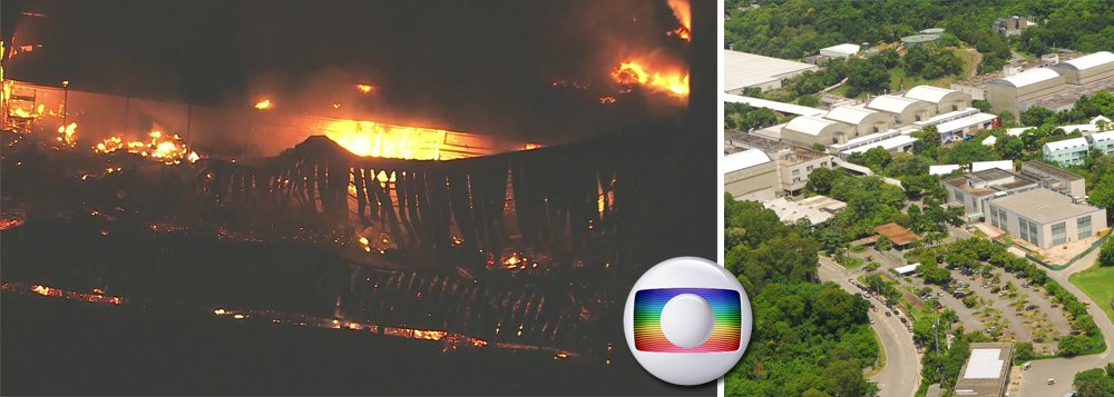 Um incêndio está destruindo um galpão e outras estruturas nos Estúdios Globo, que antes era conhecido como Projac, na zona oeste do Rio; chamas, que começaram por volta de 18 horas e não têm relação com manifestações contrárias à emissora da família Marinho, atingiram o galpão de apoio às gravações da novela 'Deus Salve o Rei'; militares do Quartel de Jacarepaguá participaram do combate às chamas e ainda estavam no local por volta das 20h20; Globo sofre revés um dia depois da polêmica de se ver envolvida em caso de racismo com o jornalista William Waack, e após a divulgação de que utiliza paraísos fiscais para driblar a tributação no Brasil, revelado pelo Paradise Papers (Foto: Aquiles Lins) Um incêndio está destruindo um galpão e outras estruturas nos Estúdios Globo, que antes era conhecido como Projac, na zona oeste do Rio; chamas, que começaram por volta de 18 horas e não têm relação com manifestações contrárias à emissora da família Marinho, atingiram o galpão de apoio às gravações da novela 'Deus Salve o Rei'; militares do Quartel de Jacarepaguá participaram do combate às chamas e ainda estavam no local por volta das 20h20; Globo sofre revés um dia depois da polêmica de se ver envolvida em caso de racismo com o jornalista William Waack, e após a divulgação de que utiliza paraísos fiscais para driblar a tributação no Brasil, revelado pelo Paradise Papers
