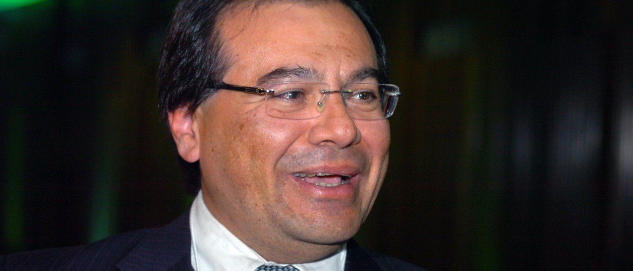 Apesar da perseguição que sofre do ex-senador José Sarney (PMDB), que já fez a até o presidente em vias de ser cassado Michel Temer prometer empenho para evitar sua eleição, o vice-procurador-geral eleitoral, Nicolao Dino, vai concorrer, em setembro, à sucessão de Rodrigo Janot; a candidatura à PGR foi registrada nesta segunda-feira (22); emparedado por denúncias que o colocaram no olho do furacão da Lava Jato, Temer teria prometido ao velho oligarca maranhense veto ao irmão do governador Flávio Dino (Foto: Leonardo Lucena) Apesar da perseguição que sofre do ex-senador José Sarney (PMDB), que já fez a até o presidente em vias de ser cassado Michel Temer prometer empenho para evitar sua eleição, o vice-procurador-geral eleitoral, Nicolao Dino, vai concorrer, em setembro, à sucessão de Rodrigo Janot; a candidatura à PGR foi registrada nesta segunda-feira (22); emparedado por denúncias que o colocaram no olho do furacão da Lava Jato, Temer teria prometido ao velho oligarca maranhense veto ao irmão do governador Flávio Dino