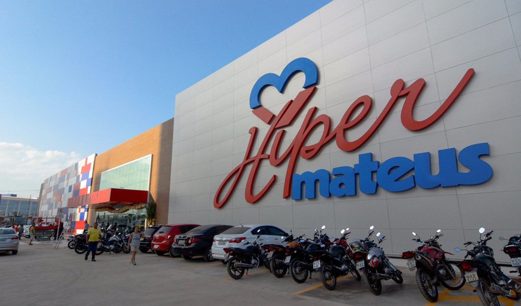 Em comunicado, o grupo Mateus informa que as atividades da sua unidade localizada no Capim Dourado Shopping, em Palmas, serão encerradas no próximo dia 16, após cinco anos de funcionamento na capital; "Essa medida é decorrente de fatores que inviabilizam nossas operações comerciais", diz a nota; fechamento é por "fatores que inviabilizam" o funcionamento na cidade; Sefaz disse que alíquotas do ICMS e demais legislações de incentivos fiscais "são aplicadas para todos" (Foto: Ana Pupulin) Em comunicado, o grupo Mateus informa que as atividades da sua unidade localizada no Capim Dourado Shopping, em Palmas, serão encerradas no próximo dia 16, após cinco anos de funcionamento na capital; "Essa medida é decorrente de fatores que inviabilizam nossas operações comerciais", diz a nota; fechamento é por "fatores que inviabilizam" o funcionamento na cidade; Sefaz disse que alíquotas do ICMS e demais legislações de incentivos fiscais "são aplicadas para todos"