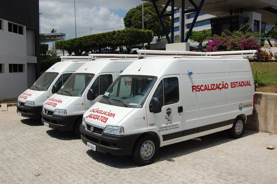 A guerra fiscal que beneficia poucos estados e prejudica a maioria ganhou alguns adversários de peso,que são os estados do Nordeste; uma articulação debatida na última semana no Recife, na reunião preparatória do Conselho Nacional de Política Fazendária (Confaz), que ocorrera em Belo Horizonte (MG), pode ser incluída nos debates em torno da proposta que tramita no Senado Federal para convalidação dos benefícios tributários; segundo o secretário Estadual da Fazenda de Alagoas, George Santoro, o momento é propício para se discutir uma reforma, no embalo das discussões que ocorrerão junto com os senadores (Foto: Voney Malta) A guerra fiscal que beneficia poucos estados e prejudica a maioria ganhou alguns adversários de peso,que são os estados do Nordeste; uma articulação debatida na última semana no Recife, na reunião preparatória do Conselho Nacional de Política Fazendária (Confaz), que ocorrera em Belo Horizonte (MG), pode ser incluída nos debates em torno da proposta que tramita no Senado Federal para convalidação dos benefícios tributários; segundo o secretário Estadual da Fazenda de Alagoas, George Santoro, o momento é propício para se discutir uma reforma, no embalo das discussões que ocorrerão junto com os senadores