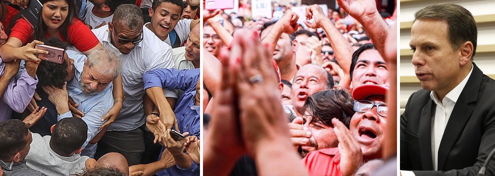 No mesmo dia em que o ex-presidente Luiz Inácio Lula da Silva recebeu uma avalanche de carinho do povo brasileiro, o prefeito de São Paulo, João Doria, faltou a mais um dia de trabalho e foi fazer campanha antecipada em Fortaleza com seu único mote: o discurso de ódio; "Vou mandar um recadinho para o ex-presidente Lula: você, além de sem vergonha, preguiçoso, corrupto e covarde, declarou hoje que o João Doria não deveria viajar, mas administrar a cidade de São Paulo. Lula, além de tudo talvez você não saiba ler. Você é inexpressivo", disse o tucano, que compete com Jair Bolsonaro pelo eleitorado fascista; o prefeito, no entanto, já vem tendo as asinhas cortadas pelo governador Geraldo Alckmin, que não deve permitir nem que ele concorra ao governo estadual (Foto: Leonardo Attuch) No mesmo dia em que o ex-presidente Luiz Inácio Lula da Silva recebeu uma avalanche de carinho do povo brasileiro, o prefeito de São Paulo, João Doria, faltou a mais um dia de trabalho e foi fazer campanha antecipada em Fortaleza com seu único mote: o discurso de ódio; "Vou mandar um recadinho para o ex-presidente Lula: você, além de sem vergonha, preguiçoso, corrupto e covarde, declarou hoje que o João Doria não deveria viajar, mas administrar a cidade de São Paulo. Lula, além de tudo talvez você não saiba ler. Você é inexpressivo", disse o tucano, que compete com Jair Bolsonaro pelo eleitorado fascista; o prefeito, no entanto, já vem tendo as asinhas cortadas pelo governador Geraldo Alckmin, que não deve permitir nem que ele concorra ao governo estadual