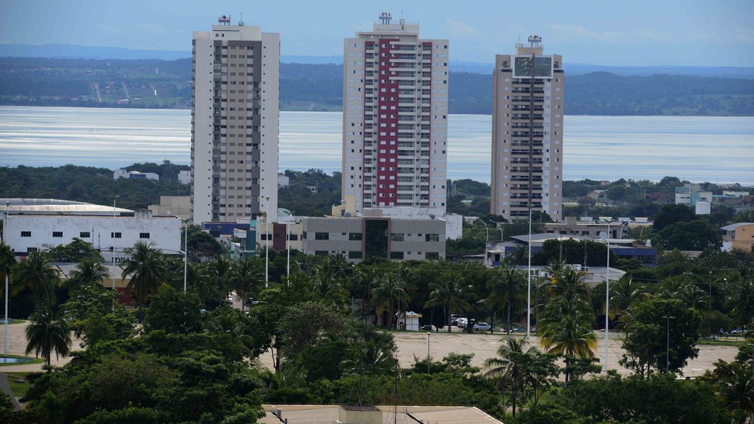 Contribuinte tem até esta segunda-feira, 17, para efetuar o pagamento com desconto à vista ou pagamento da primeira parcela do Imposto Territorial Urbano; ao optar pelo pagamento à vista, o cidadão terá 20% de descontos, que pode ser acrescido de mais 10% de desconto, caso o contribuinte esteja com todos os tributos quitados, perfazendo até 30% de descontos (Foto: Aquiles Lins) Contribuinte tem até esta segunda-feira, 17, para efetuar o pagamento com desconto à vista ou pagamento da primeira parcela do Imposto Territorial Urbano; ao optar pelo pagamento à vista, o cidadão terá 20% de descontos, que pode ser acrescido de mais 10% de desconto, caso o contribuinte esteja com todos os tributos quitados, perfazendo até 30% de descontos