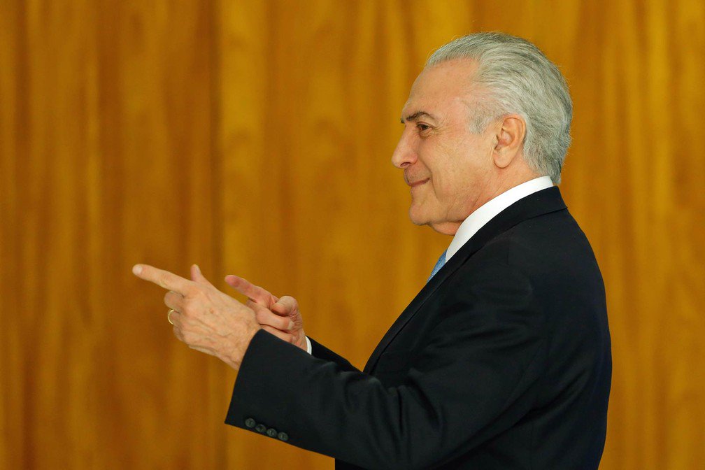 Com sucessivos cortes do governo no orçamento público para a agricultura familiar, os trabalhadores da categoria terão grandes prejuízos na produção de comercialização de alimentos; desta vez, o corte de 40% dos recursos atinge o Programa de Aquisição de Alimentos, enquanto uma medida provisória publicada por Michel Temer perdoa a dívida, histórica, dos grandes latifundiários em R$ 11,96 bilhões; para a Contraf (Federação dos Trabalhadores da Agricultura Familiar), "fica evidente que a forma do atual Governo gerir os recursos públicos é em prol daqueles que tem a maioria no Congresso, bancada ruralista, e que vão lhe favorecer com votos para se manter no poder" (Foto: Romulo Faro) Com sucessivos cortes do governo no orçamento público para a agricultura familiar, os trabalhadores da categoria terão grandes prejuízos na produção de comercialização de alimentos; desta vez, o corte de 40% dos recursos atinge o Programa de Aquisição de Alimentos, enquanto uma medida provisória publicada por Michel Temer perdoa a dívida, histórica, dos grandes latifundiários em R$ 11,96 bilhões; para a Contraf (Federação dos Trabalhadores da Agricultura Familiar), "fica evidente que a forma do atual Governo gerir os recursos públicos é em prol daqueles que tem a maioria no Congresso, bancada ruralista, e que vão lhe favorecer com votos para se manter no poder"