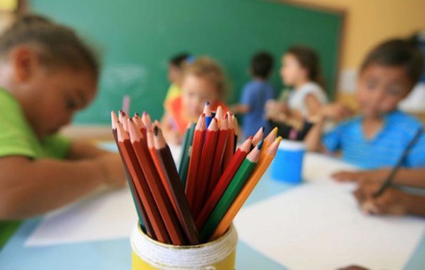 Governo demotucano de Temer, adota decisões que vão na direção de restringir o fundo público para a educação pública, acabar com a aposentadoria especial do magistério, diminuir a atratividade da carreira, tolher a autonomia didática e pedagógica e restringir o acesso à educação de qualidade (Foto: Deputado Angelim) Governo demotucano de Temer, adota decisões que vão na direção de restringir o fundo público para a educação pública, acabar com a aposentadoria especial do magistério, diminuir a atratividade da carreira, tolher a autonomia didática e pedagógica e restringir o acesso à educação de qualidade