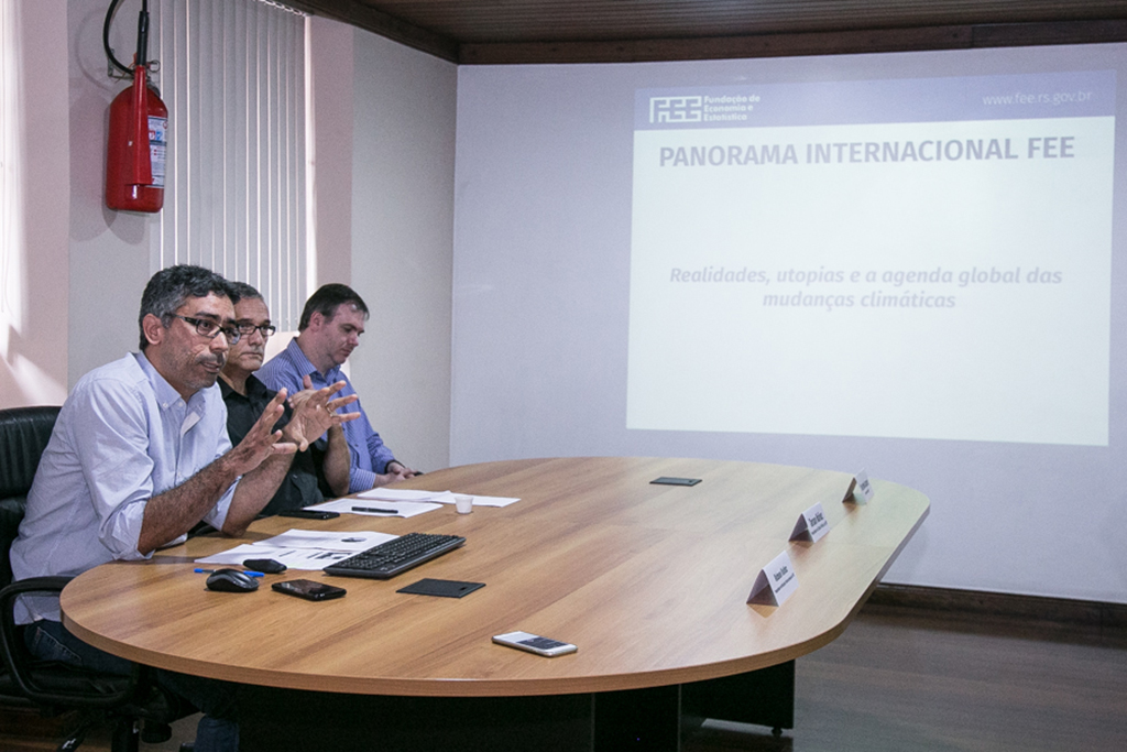 28/09/2017 - PORTO ALEGRE, RS - Coletiva na FEE sobre o fato Estado abrigar três dos 10 rios mais poluídos do Brasil: Sinos, Gravataí e Caí, todos localizados na Região Metropolitana de Porto Alegre. Foto: Maia Rubim/Sul21 (Foto: Leonardo Lucena) 28/09/2017 - PORTO ALEGRE, RS - Coletiva na FEE sobre o fato Estado abrigar três dos 10 rios mais poluídos do Brasil: Sinos, Gravataí e Caí, todos localizados na Região Metropolitana de Porto Alegre. Foto: Maia Rubim/Sul21