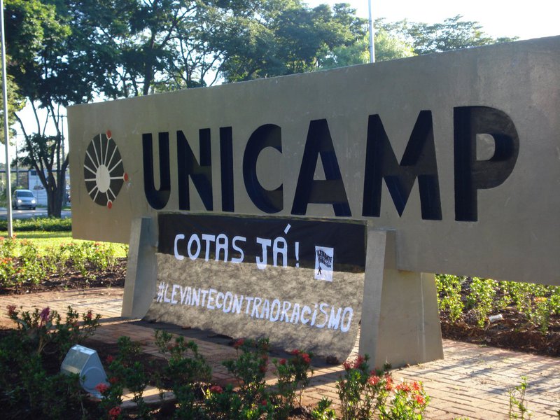 Depois de 8 horas de votação, com ampla mobilização estudantil, a Unicamp (Universidade Estadual de Campinas) aprovou, na última terça-feira (30), a adoção de sistema de cotas para estudantes de escolas públicas, pretos, pardos e indígenas; nova política passa a valer no vestibular de 2019; proposta partiu da reitoria e foi aprovada em reunião do Conselho Universitário, órgão máximo da instituição; formato do programa será discutido por um grupo de trabalho até novembro deste ano (Foto: Aquiles Lins) Depois de 8 horas de votação, com ampla mobilização estudantil, a Unicamp (Universidade Estadual de Campinas) aprovou, na última terça-feira (30), a adoção de sistema de cotas para estudantes de escolas públicas, pretos, pardos e indígenas; nova política passa a valer no vestibular de 2019; proposta partiu da reitoria e foi aprovada em reunião do Conselho Universitário, órgão máximo da instituição; formato do programa será discutido por um grupo de trabalho até novembro deste ano
