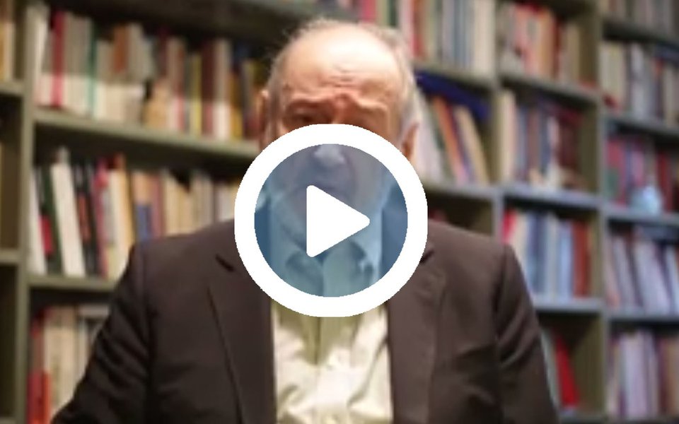 Em entrevista concedida ao Sul21, o psicanalista Flávio Koutzii fala sobre a atualidade do golpe, sobre o papel desempenhado pelo Judiciário neste processo e sobre algumas lições que a luta contra as ditaduras no Brasil e na Argentina podem trazer ao presente. O golpe segue em curso e seus agentes no Parlamento, no Judiciário e na Mídia seguem mexendo as peças no tabuleiro para consumar os objetivos de sua empreitada (Foto: Leonardo Attuch) Em entrevista concedida ao Sul21, o psicanalista Flávio Koutzii fala sobre a atualidade do golpe, sobre o papel desempenhado pelo Judiciário neste processo e sobre algumas lições que a luta contra as ditaduras no Brasil e na Argentina podem trazer ao presente. O golpe segue em curso e seus agentes no Parlamento, no Judiciário e na Mídia seguem mexendo as peças no tabuleiro para consumar os objetivos de sua empreitada