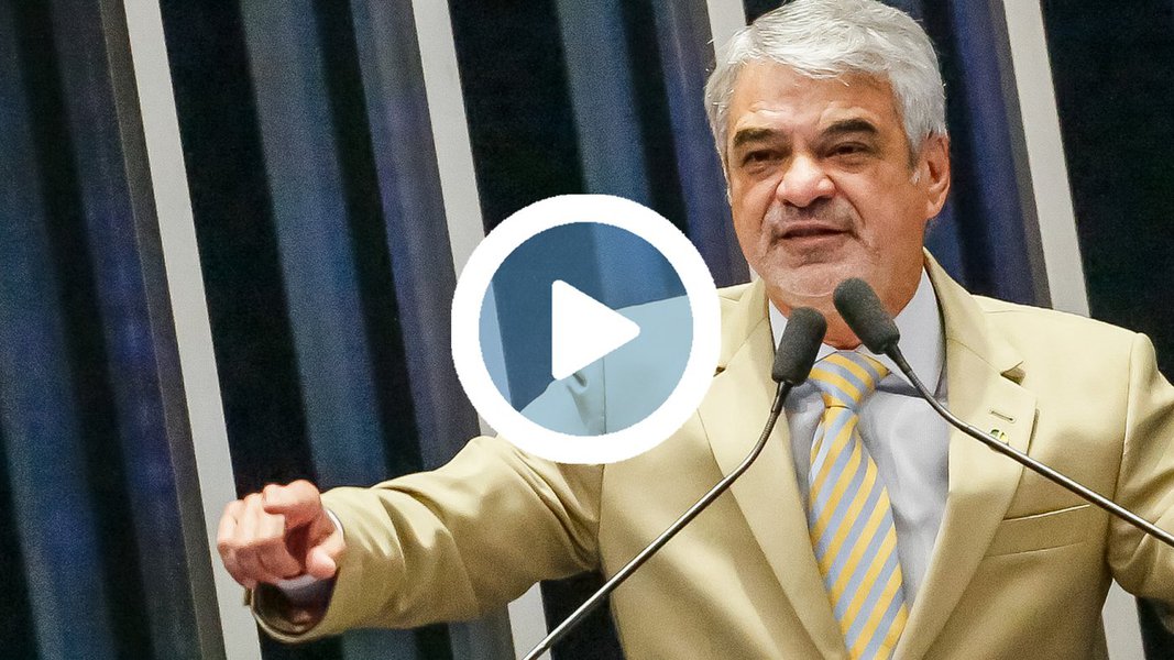 Um dia depois das alegações finais da defesa de Lula serem entregues ao juiz Sérgio Moro sobre o processo do triplex do Guarujá, o líder da oposição no Senado, Humberto Costa (PT-PE), escancarou "todas as mentiras" atribuídas ao ex-presidente pelos "gênios da raça de Curitiba"; "Tivessem tido um ânimo mais jurídico e menos político iam descobrir, sem muito esforço, um documento chamado Cessão Fiduciária de Direitos Creditórios, firmado pela OAS com a Caixa, por meio do qual a empreiteira cedeu 100% dos direitos econômicos do tríplex para um fundo de investimentos administrado por aquele banco estatal", disse em discurso na tribuna (Foto: Paulo Emílio) Um dia depois das alegações finais da defesa de Lula serem entregues ao juiz Sérgio Moro sobre o processo do triplex do Guarujá, o líder da oposição no Senado, Humberto Costa (PT-PE), escancarou "todas as mentiras" atribuídas ao ex-presidente pelos "gênios da raça de Curitiba"; "Tivessem tido um ânimo mais jurídico e menos político iam descobrir, sem muito esforço, um documento chamado Cessão Fiduciária de Direitos Creditórios, firmado pela OAS com a Caixa, por meio do qual a empreiteira cedeu 100% dos direitos econômicos do tríplex para um fundo de investimentos administrado por aquele banco estatal", disse em discurso na tribuna