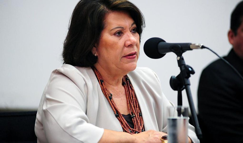 Jurista Eliana Calmon, 72 anos, ex-ministra do STJ, afirmou que o Judiciário foi o único Poder que ficou "à sombra" das investigações; "A Lava Jato foi um divisor de águas para o país. A partir dela vieram à tona as entranhas do poder brasileiro, e sua relação com a corrupção em todos os níveis de Governo. Mas para que tudo isso fique muito claro, seja passado a limpo de fato, precisa se estender para todos os poderes. Muitos fatos envolvendo o Executivo e o Legislativo vieram à tona, mas o Judiciário ficou na sombra, é o único poder que se safou até agora", afirmou (Foto: Aquiles Lins) Jurista Eliana Calmon, 72 anos, ex-ministra do STJ, afirmou que o Judiciário foi o único Poder que ficou "à sombra" das investigações; "A Lava Jato foi um divisor de águas para o país. A partir dela vieram à tona as entranhas do poder brasileiro, e sua relação com a corrupção em todos os níveis de Governo. Mas para que tudo isso fique muito claro, seja passado a limpo de fato, precisa se estender para todos os poderes. Muitos fatos envolvendo o Executivo e o Legislativo vieram à tona, mas o Judiciário ficou na sombra, é o único poder que se safou até agora", afirmou