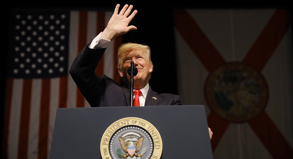 A decisão de Donald Trump de cancelar o acordo firmado entre Cuba e Estados Unidos, costurado pelo ex-presidente Barack Obama, foi criticada por mais um diplomata russo; "A nova política anunciada pelo presidente dos EUA em relação a Cuba nos traz de volta à retórica já esquecida no estilo da Guerra Fria. Essa política caracterizou a abordagem dos EUA com Cuba por décadas", afirmou Aleksandr Schetinin, diretor do Departamento para a América Latina do Ministério das Relações Exteriores russo (Foto: José Barbacena) A decisão de Donald Trump de cancelar o acordo firmado entre Cuba e Estados Unidos, costurado pelo ex-presidente Barack Obama, foi criticada por mais um diplomata russo; "A nova política anunciada pelo presidente dos EUA em relação a Cuba nos traz de volta à retórica já esquecida no estilo da Guerra Fria. Essa política caracterizou a abordagem dos EUA com Cuba por décadas", afirmou Aleksandr Schetinin, diretor do Departamento para a América Latina do Ministério das Relações Exteriores russo