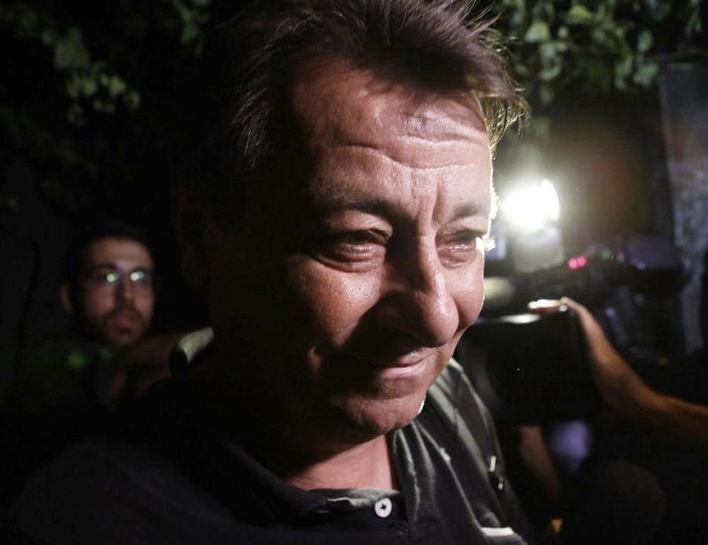 O ex-ativista Cesare Battisti, teve a prisão preventiva decretada nesta quinta-feira (05), por decisão do juiz federal Odilon de Oliveira durante audiência de custódia na Justiça Federal em Mato Grosso do Sul após pedido do Ministério Público Federal (MPF); condenado à prisão perpétua em 1993 sob a acusação de ter cometido quatro assassinatos na Itália nos anos 1970, o italiano foi detido pela Polícia Federal na quarta-feira (04) por suspeita de evasão de divisas (Foto: Charles Nisz) O ex-ativista Cesare Battisti, teve a prisão preventiva decretada nesta quinta-feira (05), por decisão do juiz federal Odilon de Oliveira durante audiência de custódia na Justiça Federal em Mato Grosso do Sul após pedido do Ministério Público Federal (MPF); condenado à prisão perpétua em 1993 sob a acusação de ter cometido quatro assassinatos na Itália nos anos 1970, o italiano foi detido pela Polícia Federal na quarta-feira (04) por suspeita de evasão de divisas