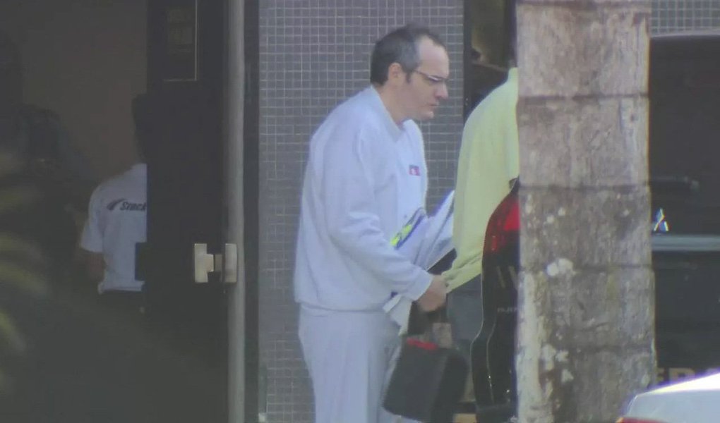 O operador financeiro Lúcio Funaro informou ao Supremo Tribunal Federal que a casa dele em São Paulo foi invadida no último dia 10 de setembro; no documento encaminhado ao STF, Funaro pediu que seja apurado se o caso tem relação com o fato de ele ter fechado acordo de delação premiada; segundo Funaro, a casa dele é vizinha à de Joesley Batista, um dos donos grupo J&F, que controla a JBS (Foto: Aquiles Lins) O operador financeiro Lúcio Funaro informou ao Supremo Tribunal Federal que a casa dele em São Paulo foi invadida no último dia 10 de setembro; no documento encaminhado ao STF, Funaro pediu que seja apurado se o caso tem relação com o fato de ele ter fechado acordo de delação premiada; segundo Funaro, a casa dele é vizinha à de Joesley Batista, um dos donos grupo J&F, que controla a JBS