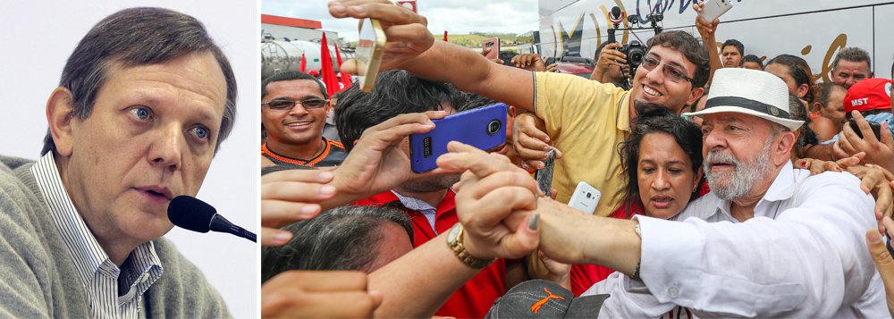"As propostas de parlamentarismo e semipresidencialismo, recentemente levadas à consideração do público na forma de balões de ensaio, dão passo adiante no intento golpista. Caso aprovadas, fariam a transição do que foi, por ora, uma mudança de governo para uma mudança de regime, de consequências bem mais duradouras. Tanto o parlamentarismo quanto o semipresidencialismo esvaziariam a eleição presidencial —a começar pela de 2018—, retirando o núcleo de soberania popular existente na democracia brasileira", diz o cientista político André Singer; o objetivo é esvaziar o campo popular, hoje representado pelo ex-presidente Lula (Foto: Leonardo Attuch) "As propostas de parlamentarismo e semipresidencialismo, recentemente levadas à consideração do público na forma de balões de ensaio, dão passo adiante no intento golpista. Caso aprovadas, fariam a transição do que foi, por ora, uma mudança de governo para uma mudança de regime, de consequências bem mais duradouras. Tanto o parlamentarismo quanto o semipresidencialismo esvaziariam a eleição presidencial —a começar pela de 2018—, retirando o núcleo de soberania popular existente na democracia brasileira", diz o cientista político André Singer; o objetivo é esvaziar o campo popular, hoje representado pelo ex-presidente Lula