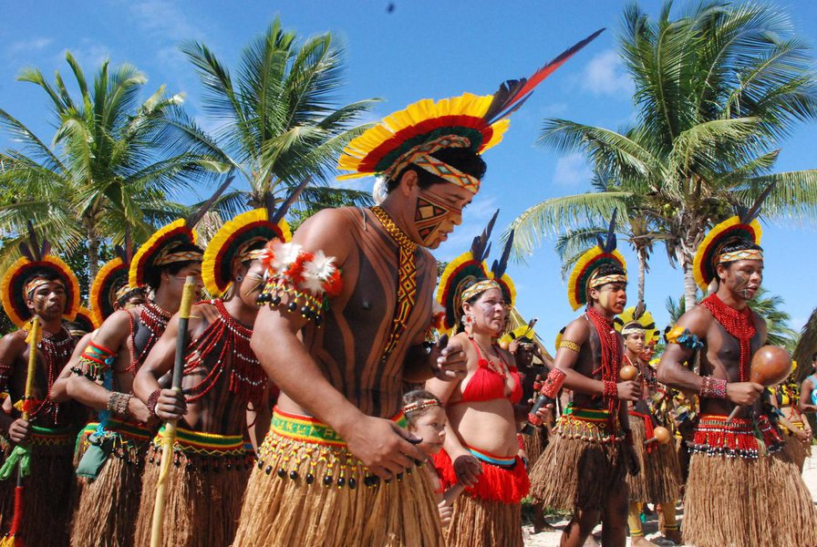 Uma reintegração de posse em território indígena foi suspensa, no sul da Bahia, após decisão do Tribunal Regional Federal (TRF) da Primeira Região, em Brasília; a Terra Indígena Caramuru-Catarina Paraguaçu está localizada no município de Itaju de Colônia e a prefeitura havia solicitado a reintegração de posse por iniciativa dos proprietários de imóveis da área urbana Parque dos Rio, que fica dentro do território indígena; após pedido da prefeitura de Itaju de Colônia, a Justiça Federal em Itabuna chegou a validar ação movida pelo Executivo municipal; a nova decisão do TRF1, no entanto, suspende a reintegração de posse (Foto: Romulo Faro) Uma reintegração de posse em território indígena foi suspensa, no sul da Bahia, após decisão do Tribunal Regional Federal (TRF) da Primeira Região, em Brasília; a Terra Indígena Caramuru-Catarina Paraguaçu está localizada no município de Itaju de Colônia e a prefeitura havia solicitado a reintegração de posse por iniciativa dos proprietários de imóveis da área urbana Parque dos Rio, que fica dentro do território indígena; após pedido da prefeitura de Itaju de Colônia, a Justiça Federal em Itabuna chegou a validar ação movida pelo Executivo municipal; a nova decisão do TRF1, no entanto, suspende a reintegração de posse