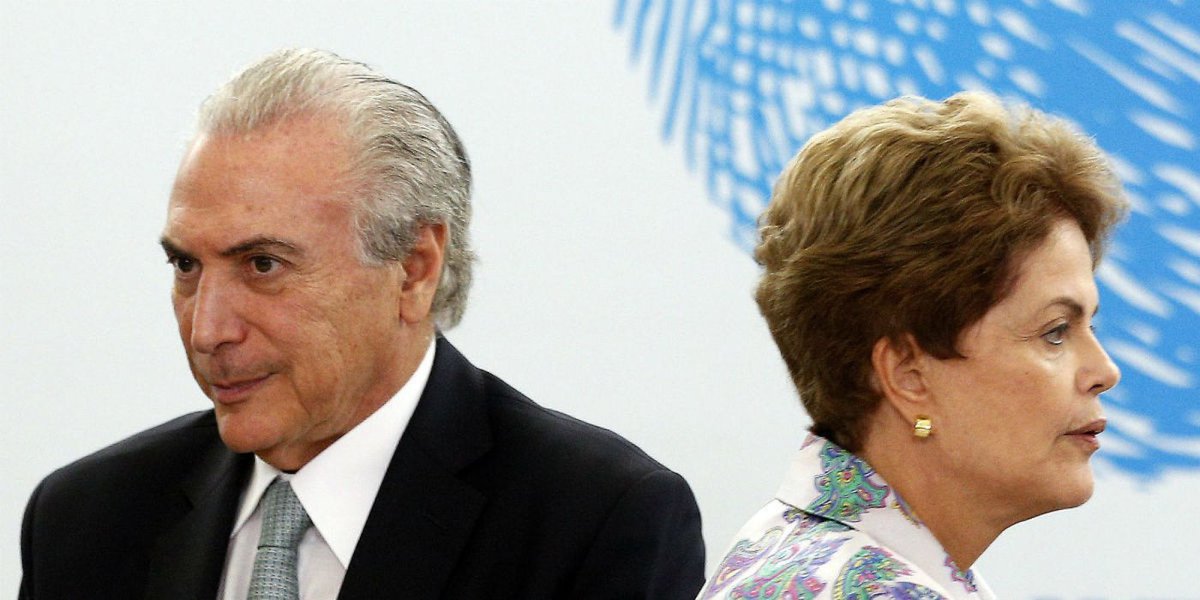 O julgamento da ação tucana que pede a cassação da chapa Dilma-Temer promete arrastar-se até as próximas eleições, dando tempo para que ele aprove suas reformas destrutivas, com a cumplicidade do Congresso, do Judiciário e da mídia. Na melhor das hipóteses poderão separar a chapa e penalizar apenas Dilma, inocentando Temer (Foto: Ribamar Fonseca) O julgamento da ação tucana que pede a cassação da chapa Dilma-Temer promete arrastar-se até as próximas eleições, dando tempo para que ele aprove suas reformas destrutivas, com a cumplicidade do Congresso, do Judiciário e da mídia. Na melhor das hipóteses poderão separar a chapa e penalizar apenas Dilma, inocentando Temer