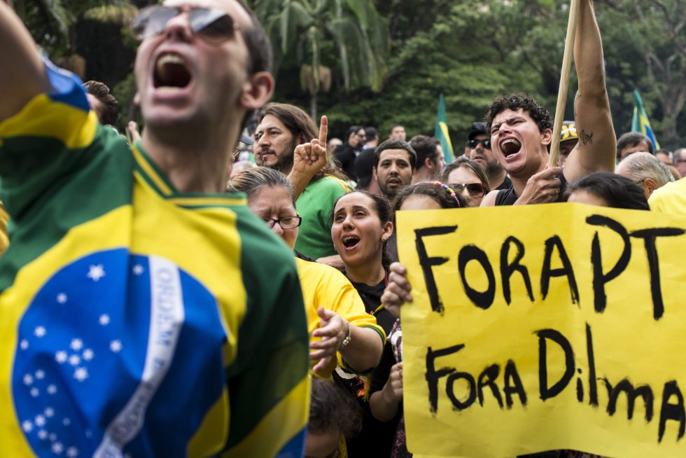 Os verde-amarelos fizeram um verdadeiro carnaval fora de época quando o assunto era pedaladas fiscais. Restou mais do que claro que não se tratava de combate a corrupção, mas sim a ódio direcionado a um determinado partido (Foto: Guilherme Coutinho) Os verde-amarelos fizeram um verdadeiro carnaval fora de época quando o assunto era pedaladas fiscais. Restou mais do que claro que não se tratava de combate a corrupção, mas sim a ódio direcionado a um determinado partido