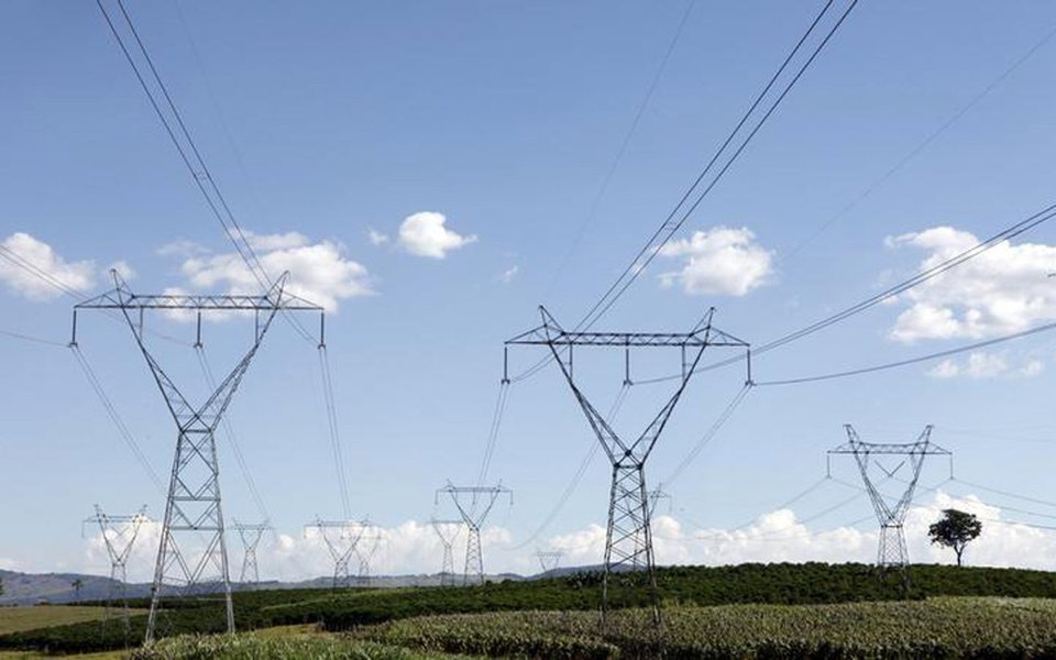 O aumento é devido ao reajuste anual médio de 27,63% para a tarifa de energia elétrica, homologado pela Agência Nacional de Energia Elétrica (Aneel), para os clientes da Eletrobras Distribuição Piauí; para consumidores residenciais e unidades ligadas em baixa tensão, o índice de reajuste terá um impacto de 27,02% (Foto: Leonardo Lucena) O aumento é devido ao reajuste anual médio de 27,63% para a tarifa de energia elétrica, homologado pela Agência Nacional de Energia Elétrica (Aneel), para os clientes da Eletrobras Distribuição Piauí; para consumidores residenciais e unidades ligadas em baixa tensão, o índice de reajuste terá um impacto de 27,02%