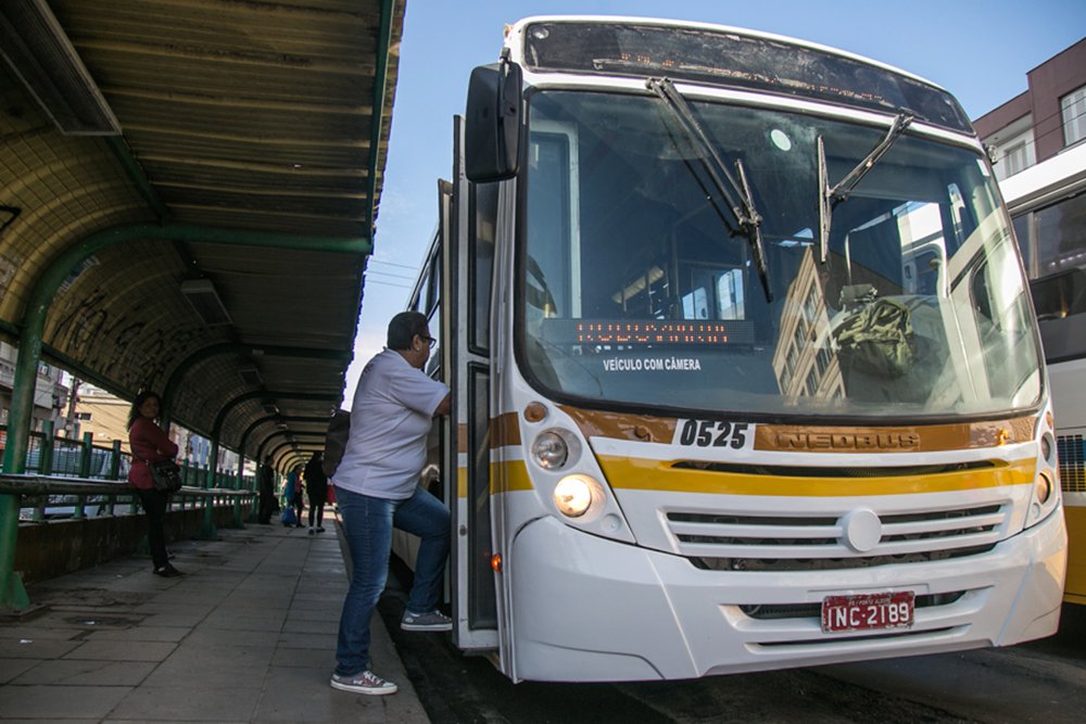 09/05/2016 - PORTO ALEGRE, RS - Corredor de ônibus da Av. João Pessoa. Foto: Joana Berwanger/Sul21 (Foto: Leonardo Lucena) 09/05/2016 - PORTO ALEGRE, RS - Corredor de ônibus da Av. João Pessoa. Foto: Joana Berwanger/Sul21