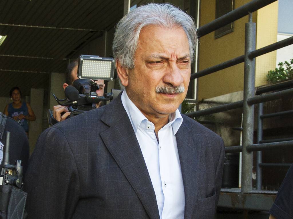 O Tribunal Regional Federal da 4ª Região (TRF-4) manteve a absolvição do empresário José Antunes Sobrinho, presidente da Nova Engevix; o julgamento, concluído hoje de manhã, envolveu o ex-ministro José Dirceu, que teve sua pena aumentada em dez anos, atingindo o total de 30 anos e 9 meses (Foto: Romulo Faro) O Tribunal Regional Federal da 4ª Região (TRF-4) manteve a absolvição do empresário José Antunes Sobrinho, presidente da Nova Engevix; o julgamento, concluído hoje de manhã, envolveu o ex-ministro José Dirceu, que teve sua pena aumentada em dez anos, atingindo o total de 30 anos e 9 meses