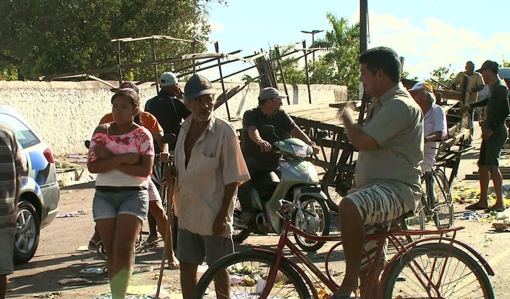 O tradicional carnaval em Murici, no interior de Alagoas, foi suspenso após um jovem, de apenas 22 anos, ser atingido com tiros na cabeça, no exato momento em que a banda se preparava para começar a tocar; houve correria e gritos de pavor em meio à multidão; veja vídeo (Foto: Voney Malta) O tradicional carnaval em Murici, no interior de Alagoas, foi suspenso após um jovem, de apenas 22 anos, ser atingido com tiros na cabeça, no exato momento em que a banda se preparava para começar a tocar; houve correria e gritos de pavor em meio à multidão; veja vídeo