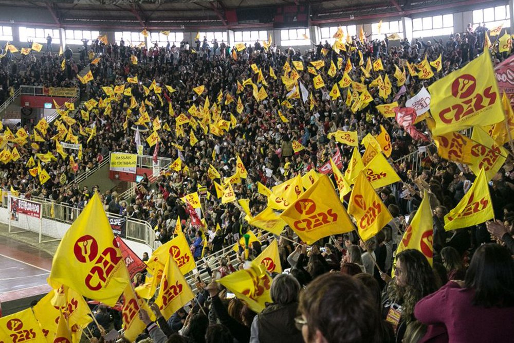 Liminar foi concedida como resultado do Mandado de Segurança interposto pelo Centro dos Professores do Estado do Rio Grande do Sul (CPERS Sindicato) e impede qualquer desconto decorrente da greve de professores e funcionários de escolas do Rio Grande do Sul; profissionais estão em greve desde setembro e já decidiram pela continuidade do movimento (Foto: Voney Malta) Liminar foi concedida como resultado do Mandado de Segurança interposto pelo Centro dos Professores do Estado do Rio Grande do Sul (CPERS Sindicato) e impede qualquer desconto decorrente da greve de professores e funcionários de escolas do Rio Grande do Sul; profissionais estão em greve desde setembro e já decidiram pela continuidade do movimento